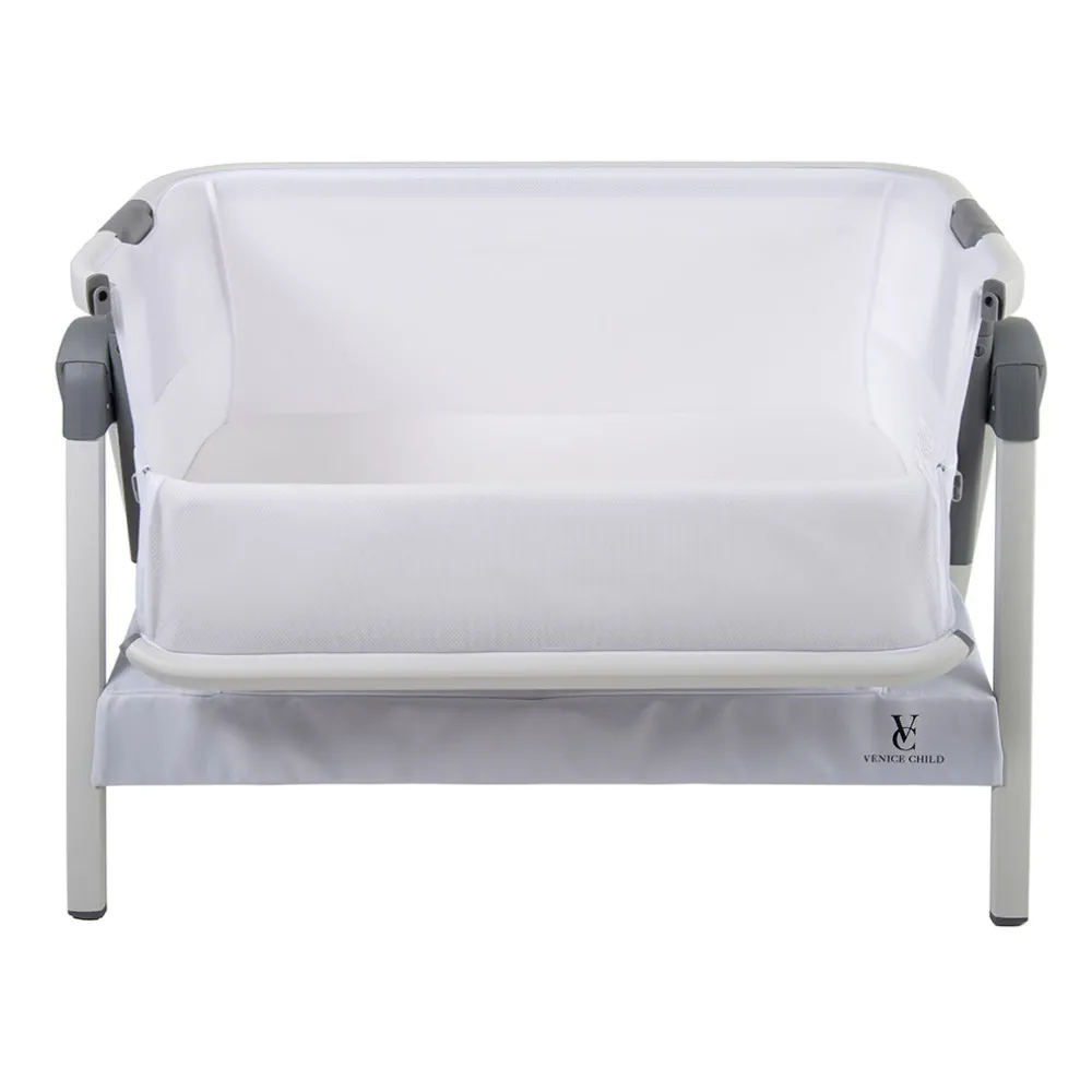 California Dreaming Bedside Bassinet