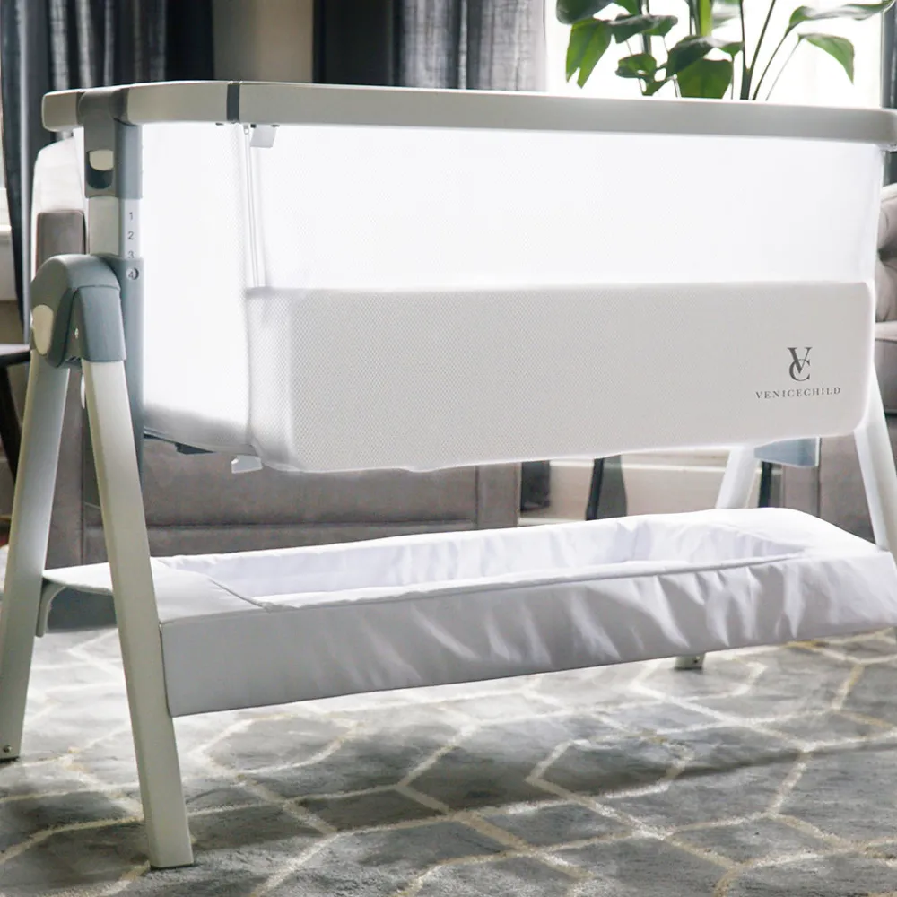 California Dreaming Bedside Bassinet