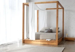 Canopy Bed Queen