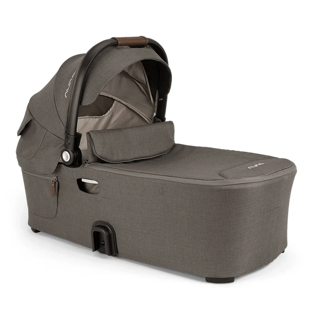 DEMI Next Bassinet + Stand