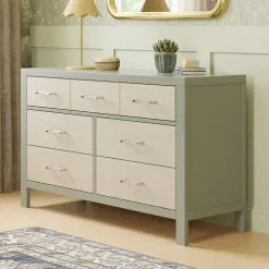 Eloise 7-Drawer Dresser