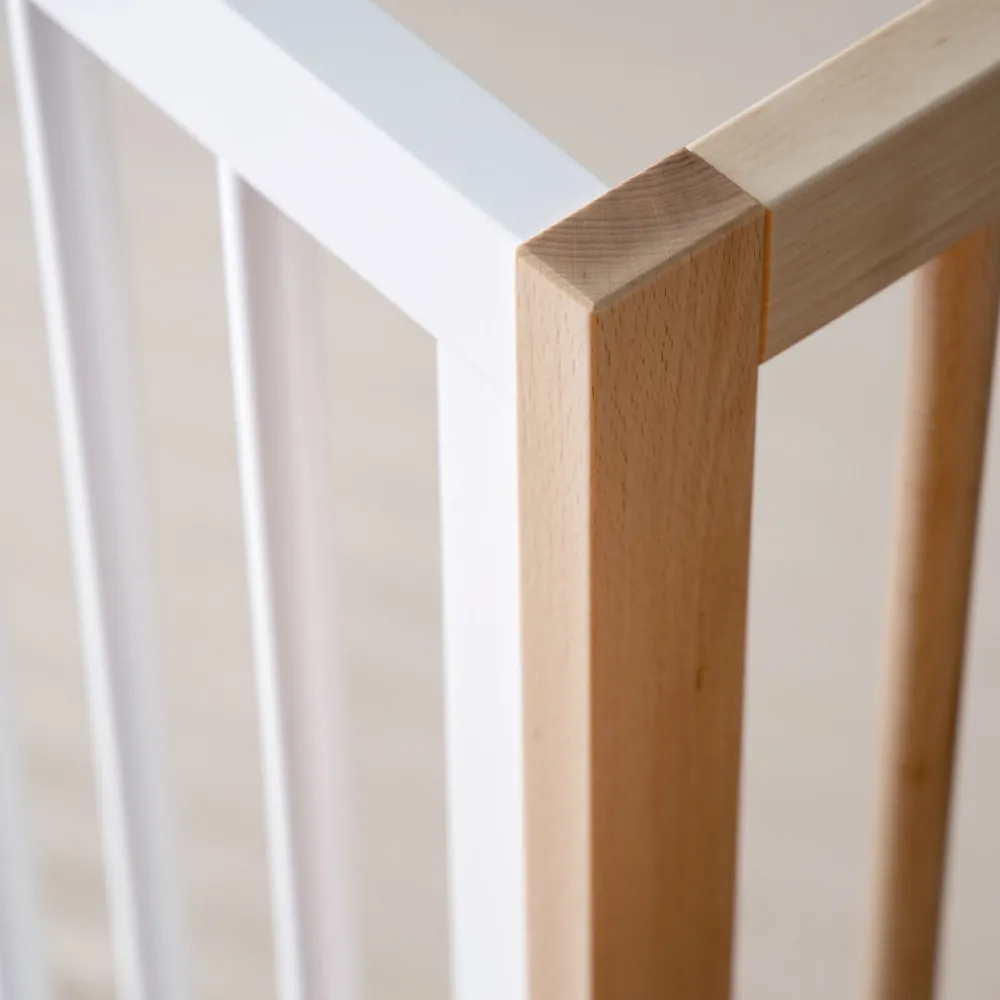 Jolly 3-in-1 Convertible Crib