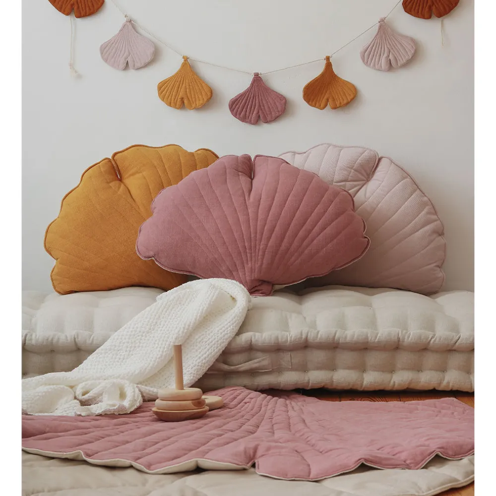 Linen Ginkgo Leaf Mat