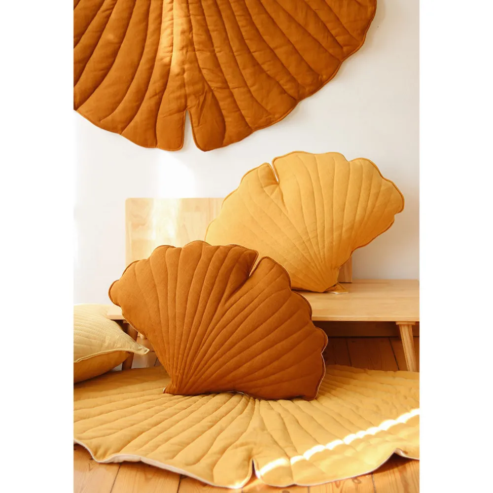 Linen Ginkgo Leaf Mat