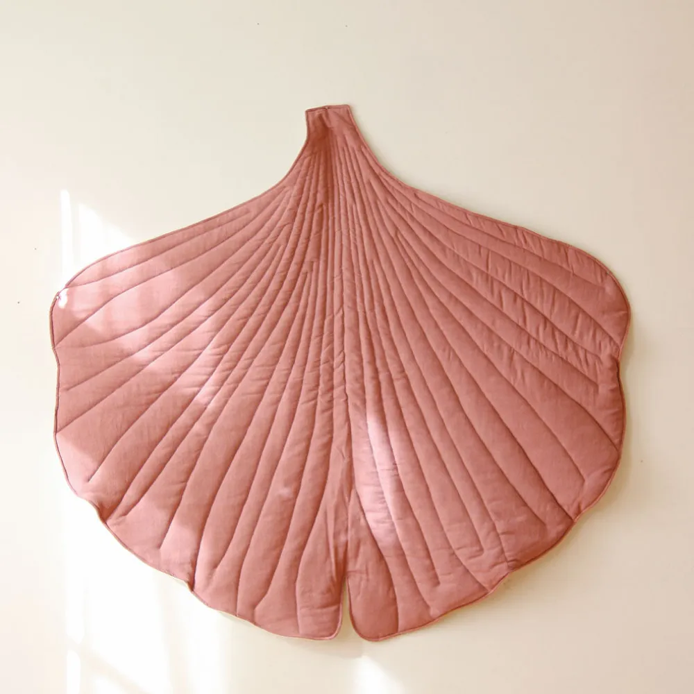 Linen Ginkgo Leaf Mat