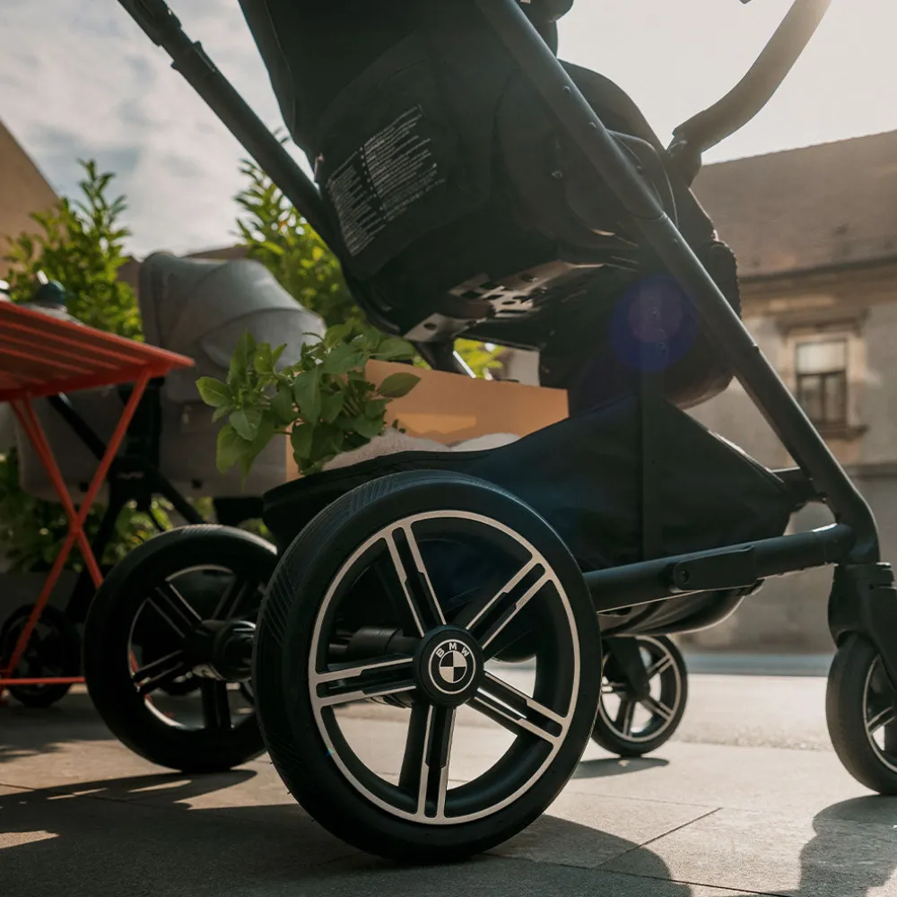 MIXX Next Stroller + PIPA Series Travel System
