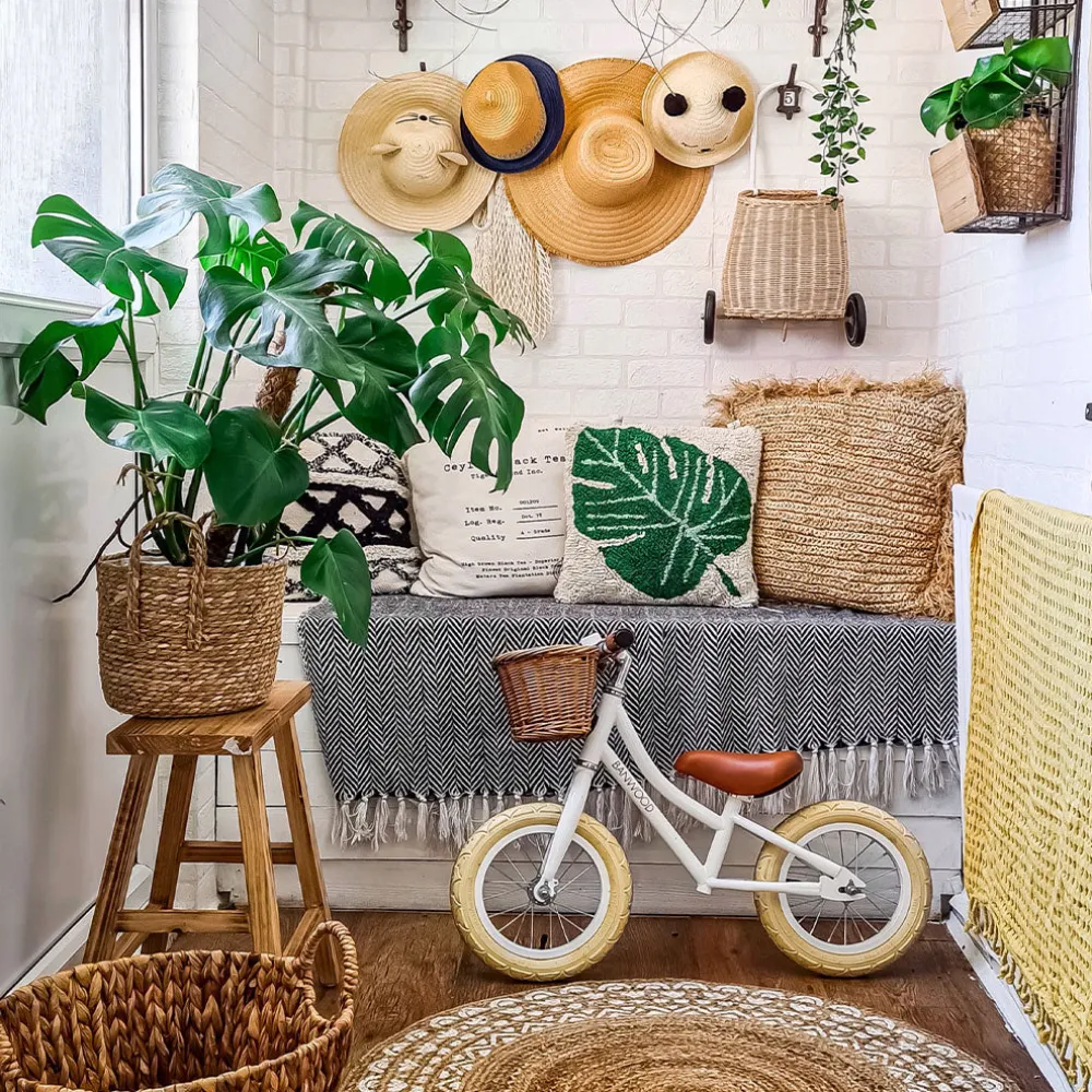 Monstera Cushion
