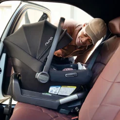 PIPA Aire Infant Car Seat + PIPA Series Base