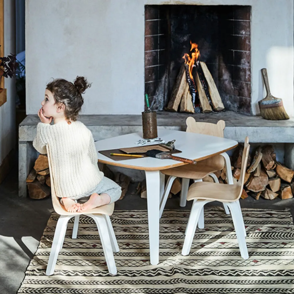 Play Table in White