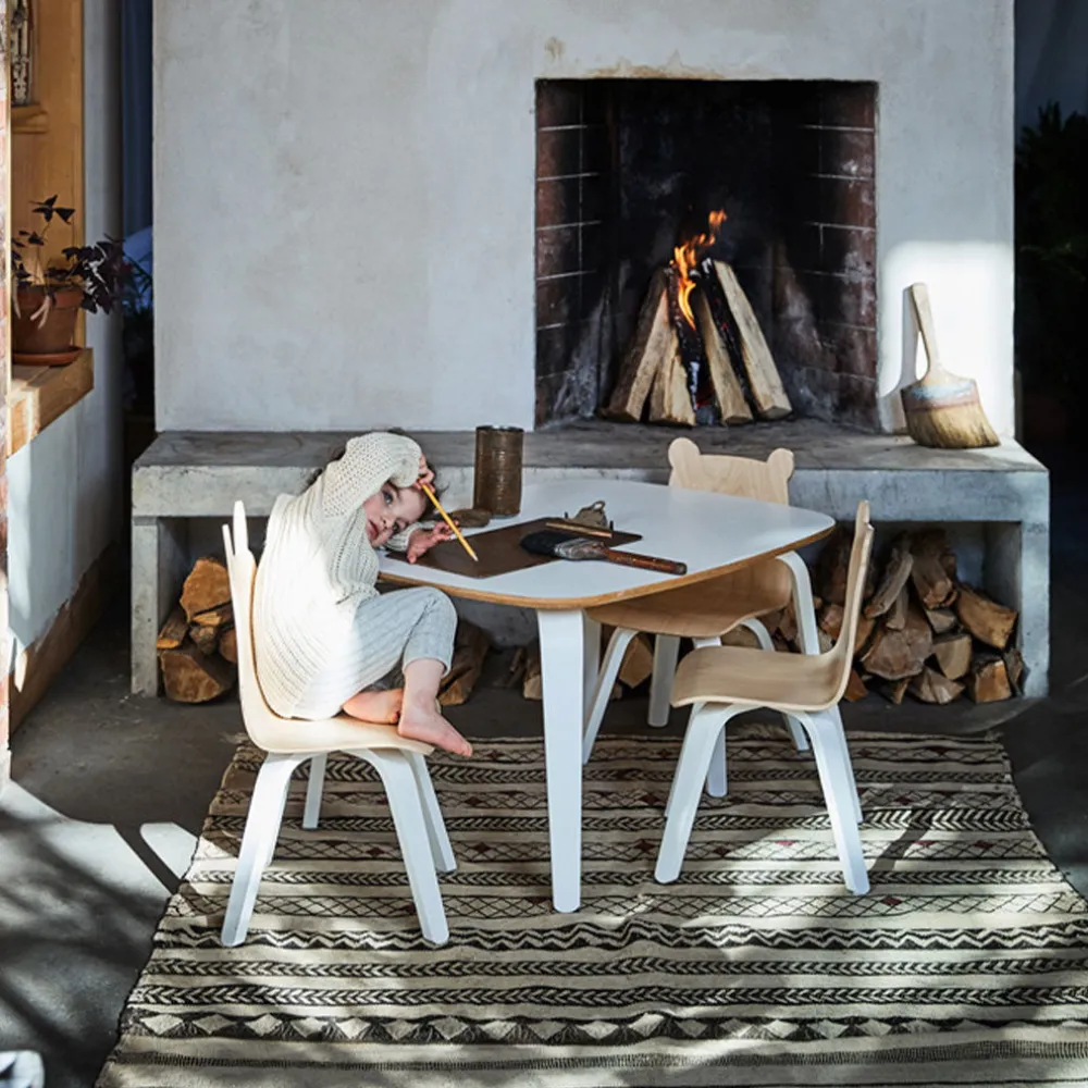 Play Table in White