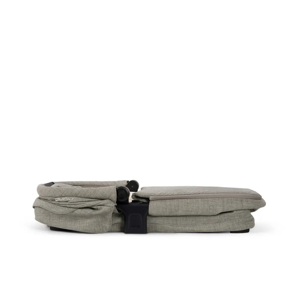SWIV & TRIV Series Bassinet + Stand