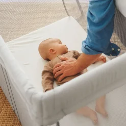 Travel Crib Light + Fitted Sheet Bundle