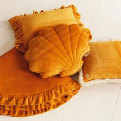 Velvet Shell Pillow