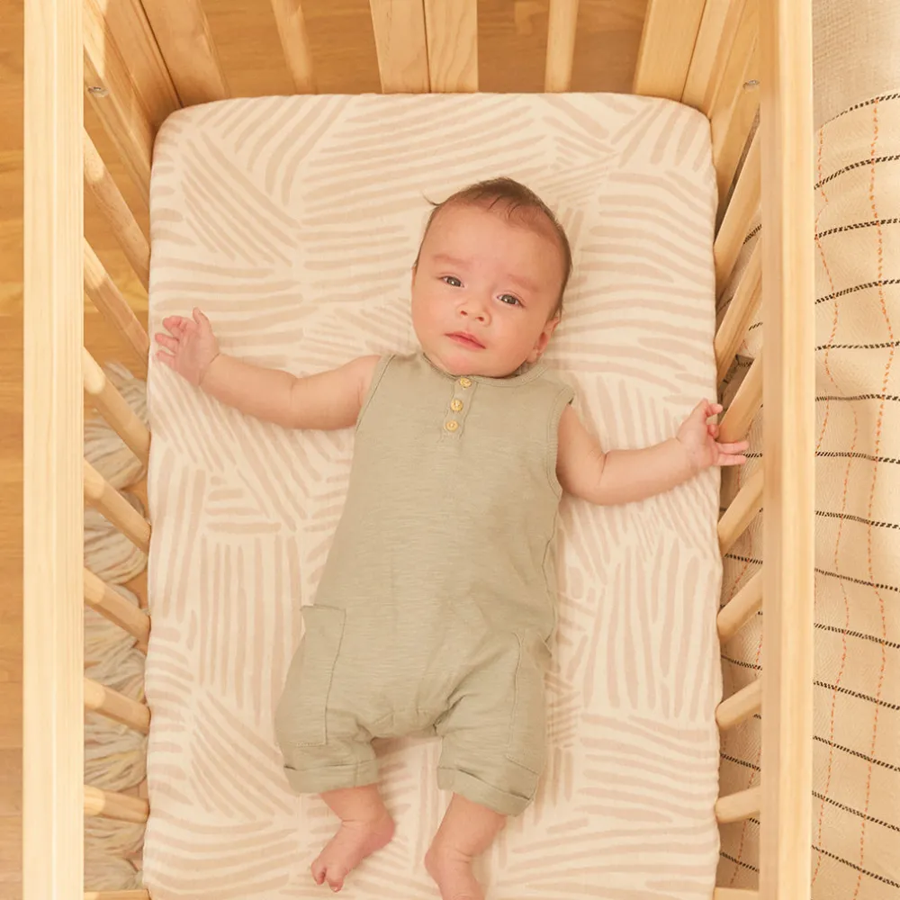 Yuzu 8-In-1 Convertible Crib With All Stages Conversion Kits